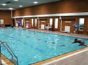沃顿休闲中心的游泳池要花一大笔钱才能保持开放